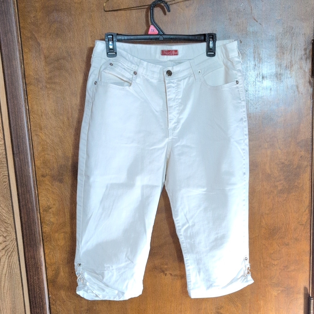 Women's White Casual Capri Size 12